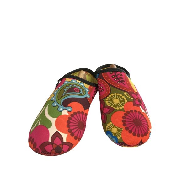 French Bull Women's size Large (8-10) Floral Non-Slip Sole Indoor Slippers - Picture 1 of 8